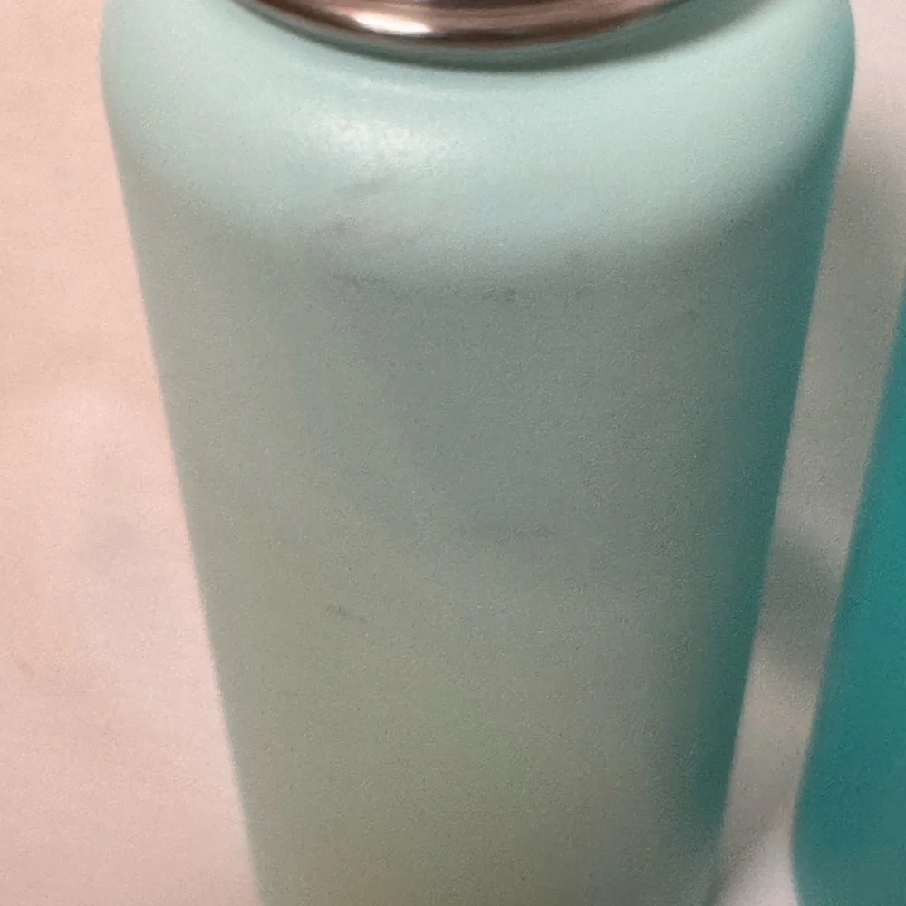 2 Hydroflask 32 oz Turquoise Mint - Picture 3 of 7